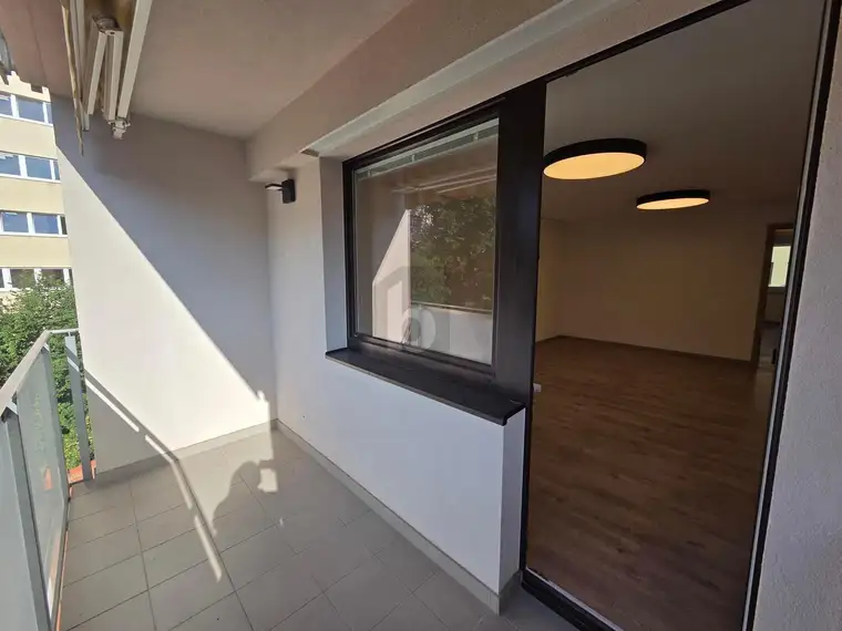 GEIDORF | ERSTBEZUG NACH KERNSANIERUNG: 104 M²,BALKON, KLIMA, LIFT UND PARKPLATZ
