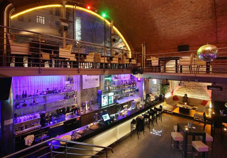 GESCHÄFTSLOKAL IN TOP LAGE ALS DISCO, LOUNGE, BAR ODER CAFÉ 