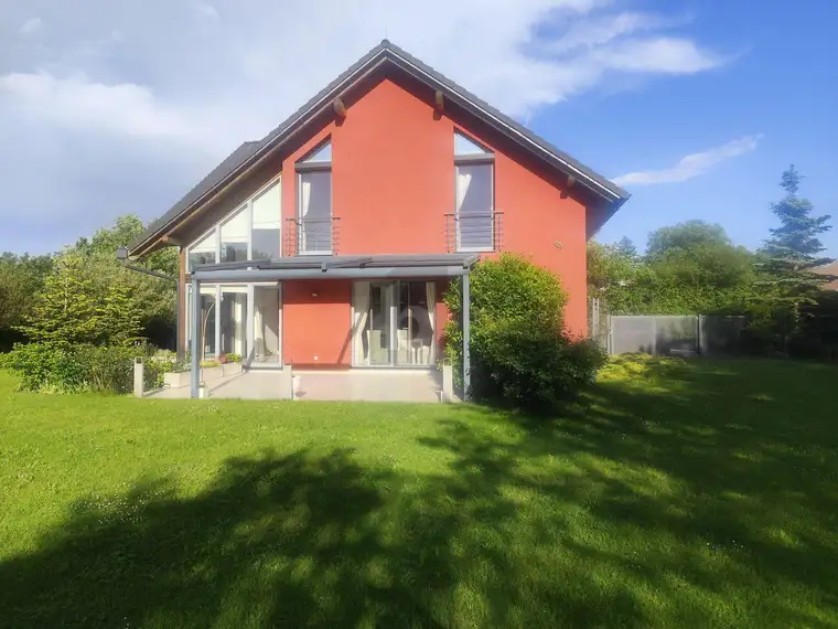 VERLIEBT AUF DEN ERSTEN BLICK. LUXUS MIT SEELE UND EXKLUSIVER AUSSTATTUNG