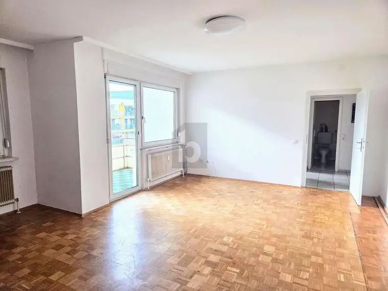 VERMIETETES ANLAGEOBJEKT, 3 GROßZÜGIGE ZIMMER MIT LIFT &amp; PARKPLATZ