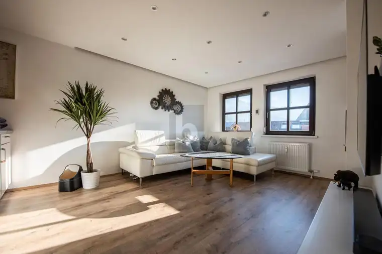 ZENTRALE RUHELAGE TRIFFT MODERNEN WOHNKOMFORT