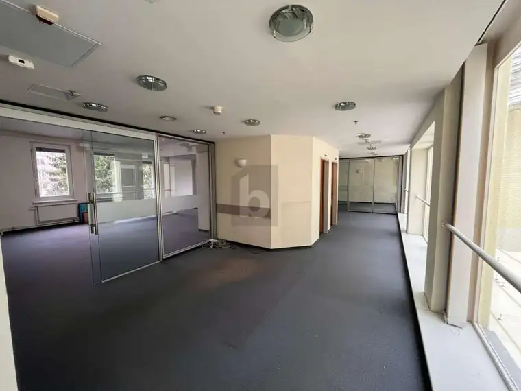 REPRÄSENTATIV AM SCHILLERPLATZ 