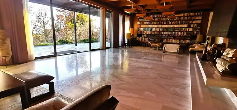 VOM LUXUS REPRÄSENTATIVEN LEBENS - GEFÜHLTE ALLEINLAGE