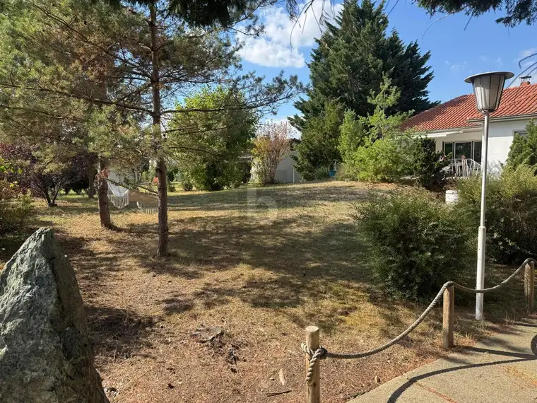 Preisreduktion! WOHNEN WIE IM URLAUB - LIEBEVOLL EINGERICHTET MIT TRAUMHAFT GROßEM GARTEN 