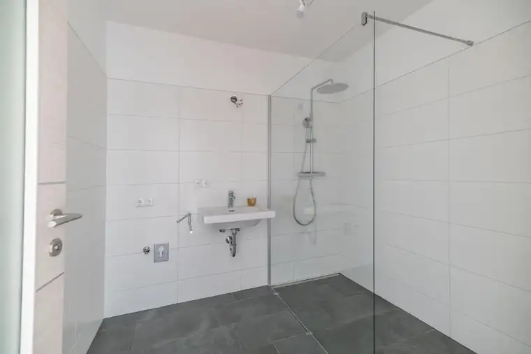 Eigentumswohnung 3. Stock + 12 m2 Loggia, Schwanenstadt, Erstbezug, PROVISIONSFREI
