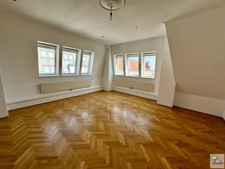 UNBEFRISTET, 3-Zimmer Dachgeschoßwohnung mit wunderschönem Ausblick - klimatisiert