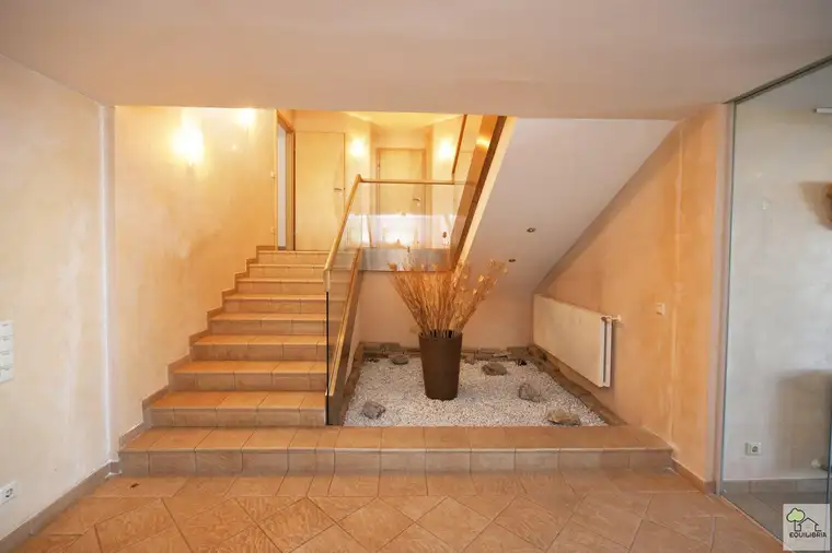Elegante Villa in Klosterneuburg mit 560 m2 Wohnfläche!