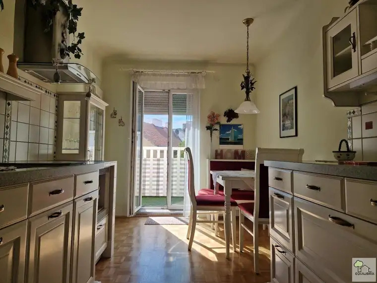 Lichtdurchflutete BALKONWOHNUNG - Traumhafte 2-Zimmer Balkonwohnung neben AUGARTEN!