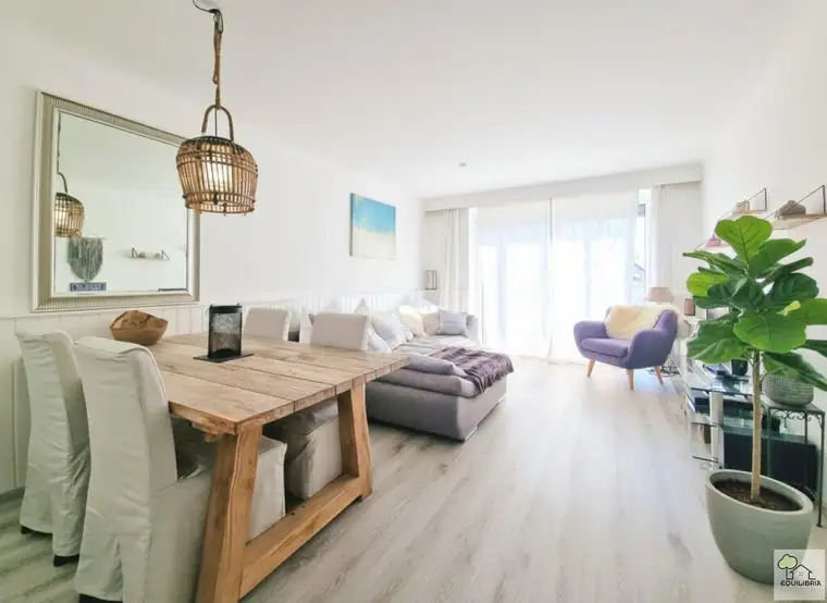 CHARMANTE 3-ZIMMER-WOHNUNG MIT BALKON IN BAD VÖSLAU NEBEN DEM SCHLOSSPARK