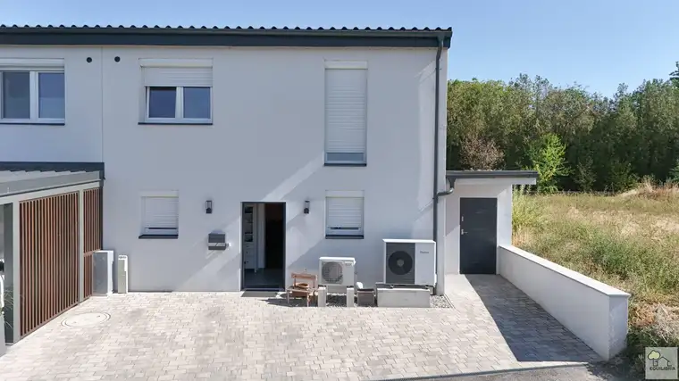 Moderne Doppelhaushälfte mit viel Komfort und Technik - Sackgasse - Einziehen und Wohlfühlen