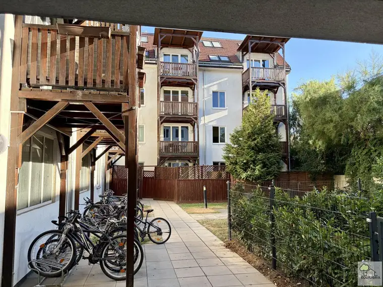 Moderne, komplett sanierte 2-Zimmer-Wohnung mit ruhigem Innenhof-Balkon in Stockerau