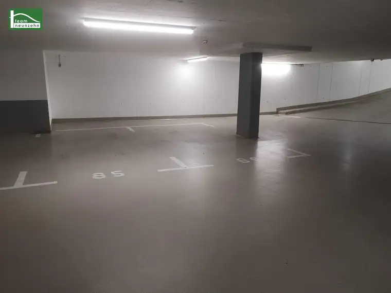 PKW Tiefgaragenstellplatz zwischen Bahnhof und Klinikum