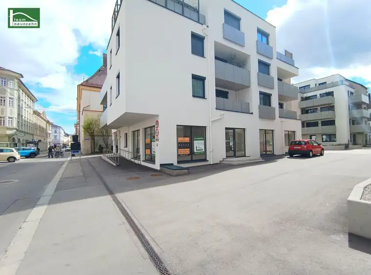Gewerbeobjekt im Karmeliterhof zwischen Rathausplatz und Julius-Raab-Promenade! BAR/KONDITOREI/CAFE