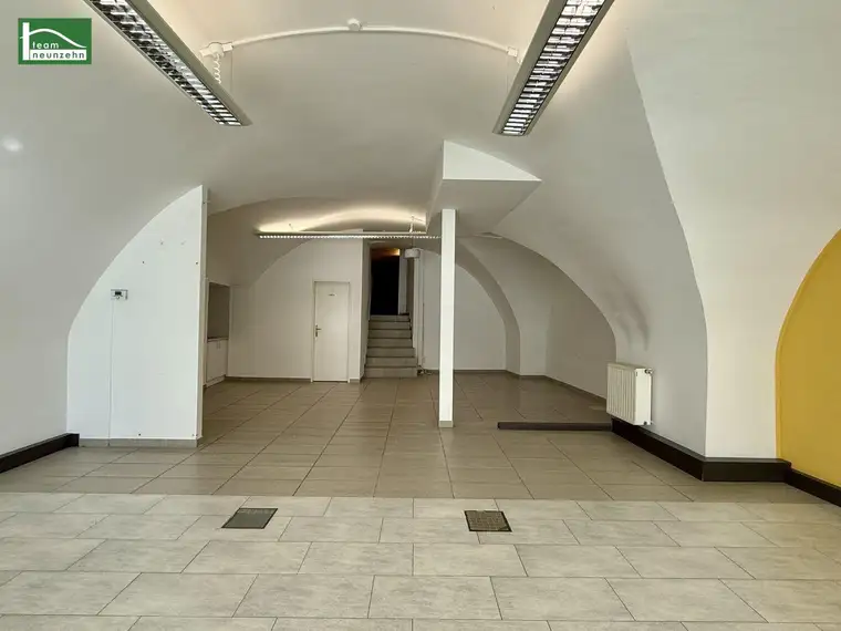 Repräsentatives Geschäftslokal in Bestlage am Hauptplatz in Bruck an der Leitha!