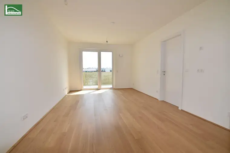 Alles was man sich wünscht – kostengünstige Heizung/“Kühlung“ über Erdwärme, PV-Anlage, weitläufige Grünflächen