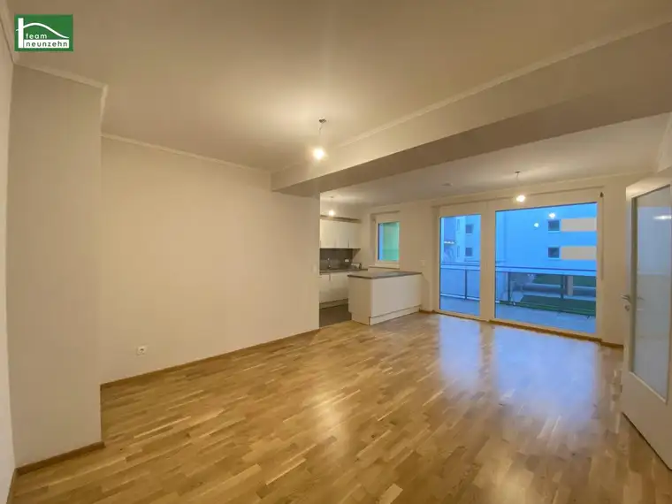 Innenhof-Wohnung im Markhof mit großem Balkon nahe S-Bahn und Schwechat Zentrum! GEMEINSCHAFTLICHE DACHTERRASSE!