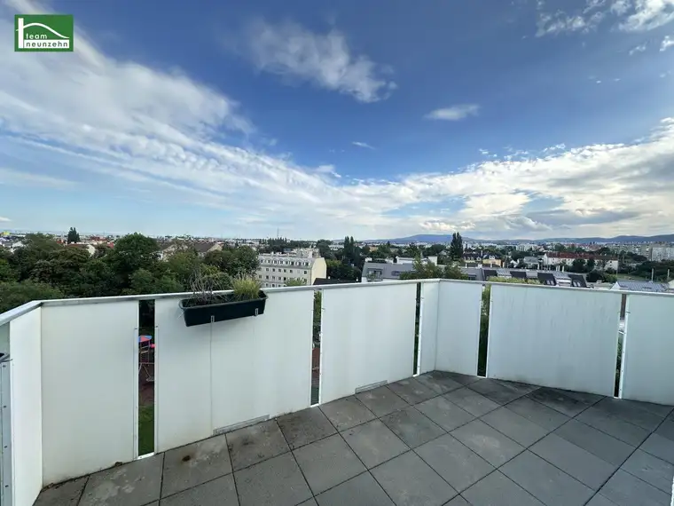 Klimatisierte Wohnung mit Weitblick-Balkon im FLAIR City living nahe S-Bahn Atzgersdorf! Ab Oktober 2025