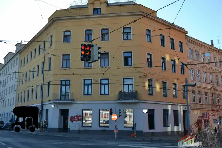 Lukratives Zinshaus in Bad Fischau - Bestandfrei - Wohnnutzfläche 667 m²