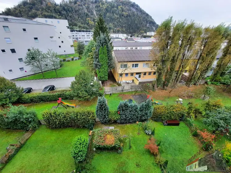 Preishammer ! - 93m² - hell - 2,5-Zi-Whg samt geräumiger Loggia &amp; Tiefgaragenplatz