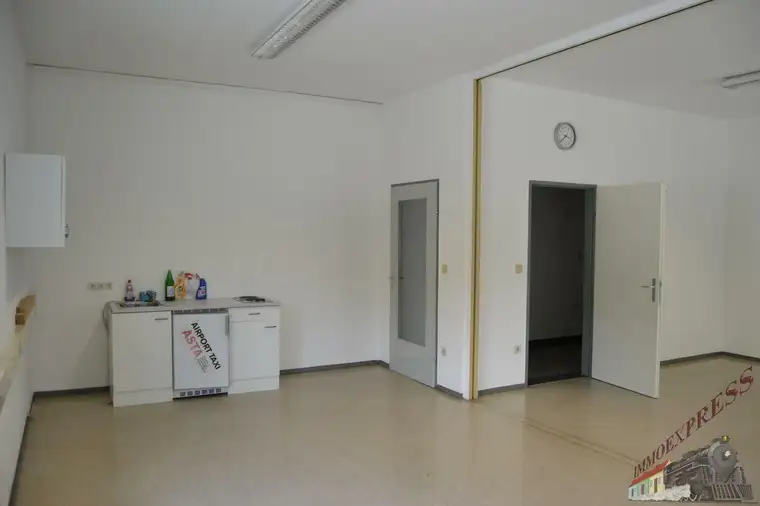 Büro in der Nähe Flughafen Wien 43,88m2 inkl. 2 Parkplätze