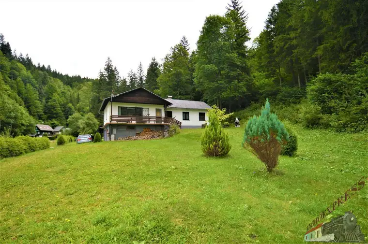 Einfamilienhaus am Fuße der Rax - Kachelofen - Bach