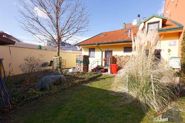 Einfamilienhaus mit großem Garten in toller Lage zu verkaufen - Kellerbergnähe