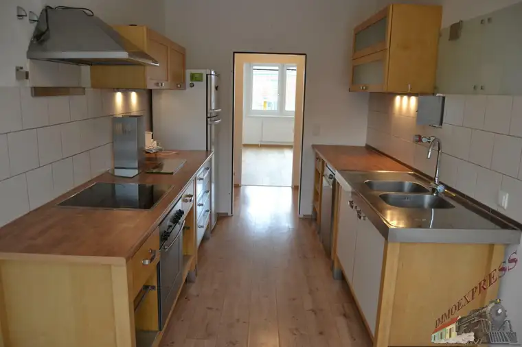 Möglichkeit zu MIETKAUF! Modernisierte Wohnung in renoviertem Haus in Mödling! Anzahlung 148.500,-- Sofortkaufpreis 297.000,--