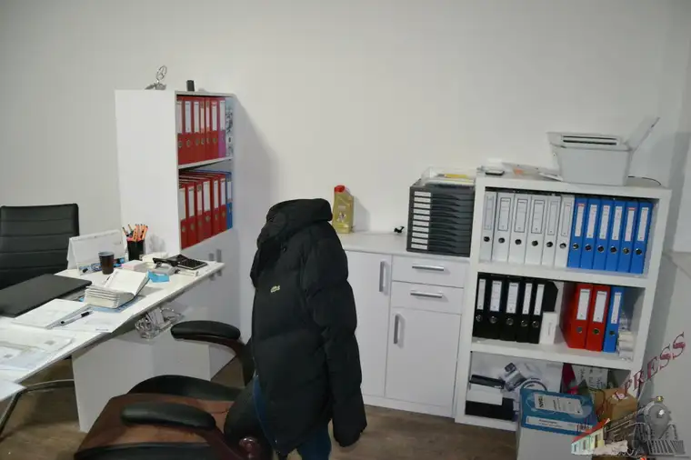 Attraktives Büro in perfekter Flughafennähe - zur Mitbenützung 1 x pro Woche - für Firmensitz - 108,-- € all inclusive netto!!! Büro nur an Vorsteuerabzugsberechtigte vermietbar