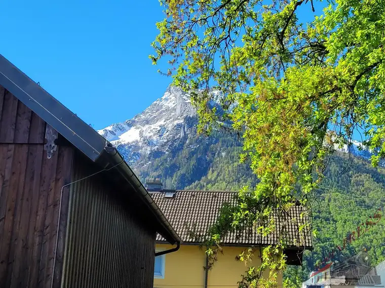 Einfamilienhaus - renoviert - am Stadtrand von Salzburg - mit Blick auf den Untersberg