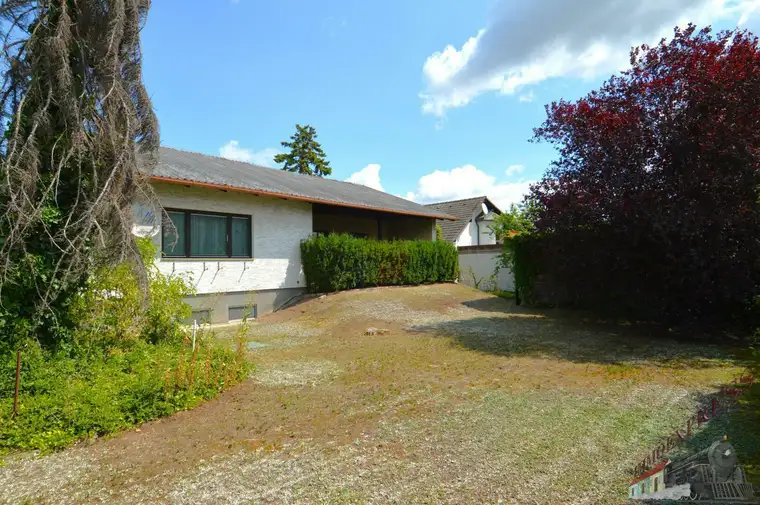 Bungalow mit Garage - Keller und Dachboden in der Maria Theresiensiedlung