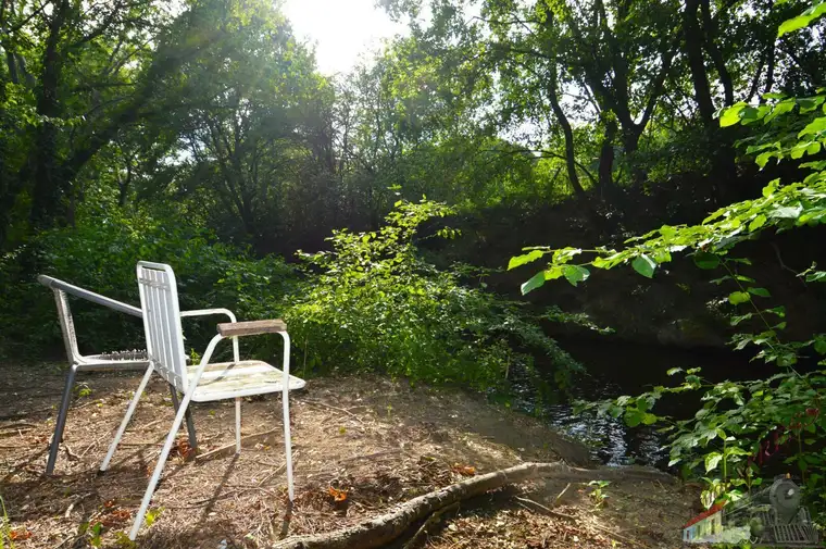 Baugrundstück am Wasser mit Ruhelage in Blumau