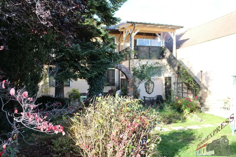 Gut gelegenes Einfamilienhaus aber auch als Zweifamilienhaus verwendbar in Fischamend
