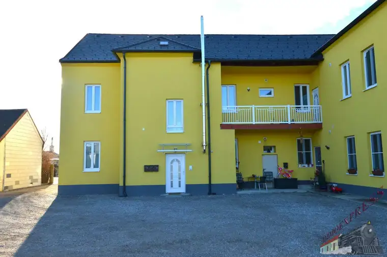 Saniertes Zinshaus mit 4 Wohneinheiten auf 1.370 m²