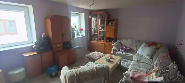 "Renovierungsbedürftiges Landhaus – Ideal für Investoren und Liebhaber von Altbau-Charme!"