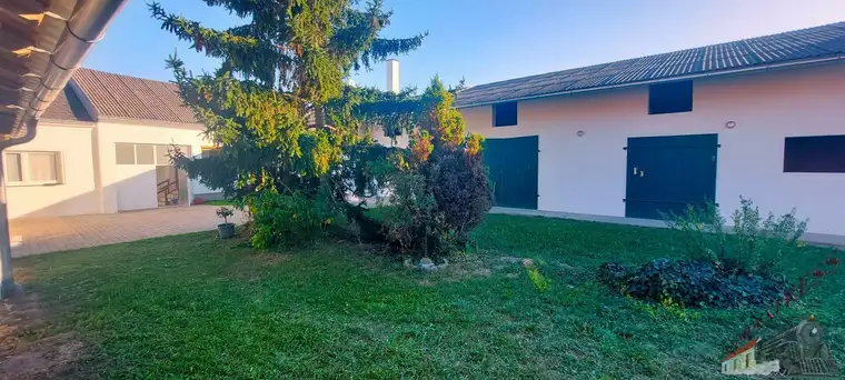 Streckhof neu renoviert mit 2 Wohneinheiten