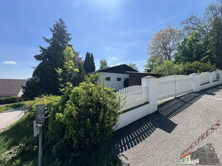 1000 m² Eigengrund! Eckgrund! Haus mit Gartenparadies in Ruhelage! Traumhafter Ausblick!