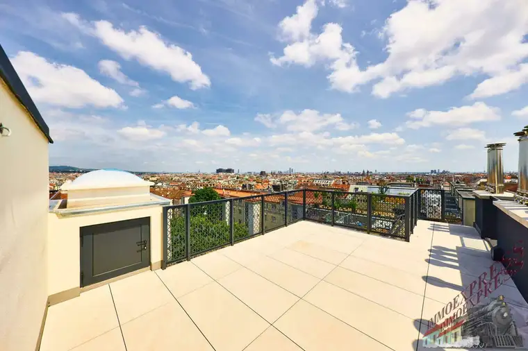 Großzügige 3-Zimmer-DG-Wohnung mit 41 m² Terrasse Panoramaterrasse