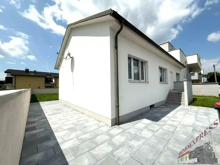 FAMILIENTRAUMHAUS neben Neufelder See!!