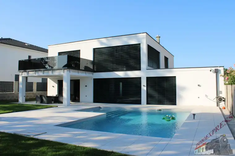 Gut gelegenes Einfamilienhaus / Villa in Schwadorf