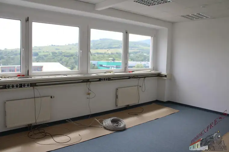 Gut gelegenes modernes Büro mit 33  m² – €10,00/m² – sofort verfügbar!