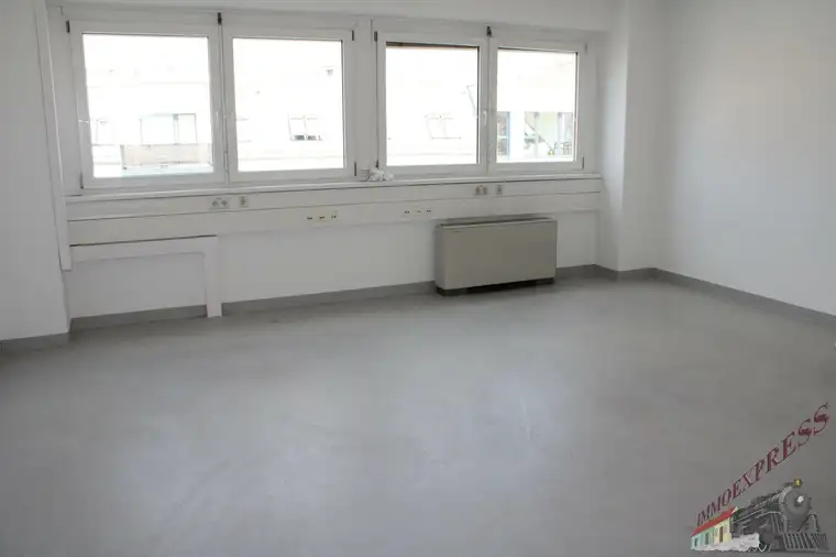 Modernes Büro mit optimaler Raumaufteilung – Nähe Bahnhof Grießfeld