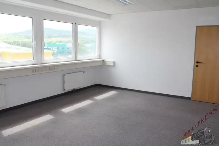 Büro mit 61 m² – nur €10,00/m² – sofort einziehen!