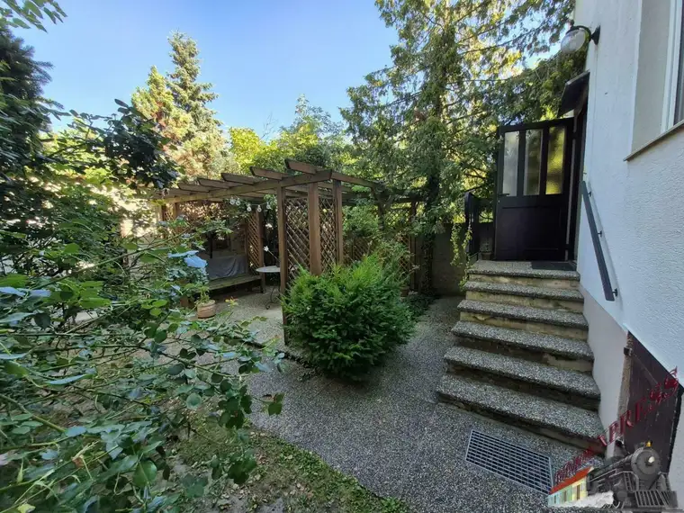 Einfamilienhaus mit zwei Wohneinheiten