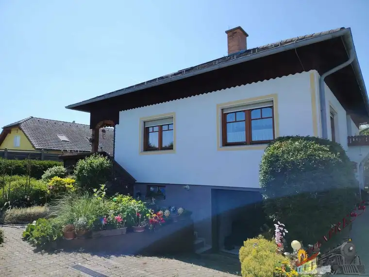 Einfamilienhaus in versteckter, ruhiger Siedlungslage (Sackgasse) wartet auf Sie!_Dachgeschoß ist ausbaubar!