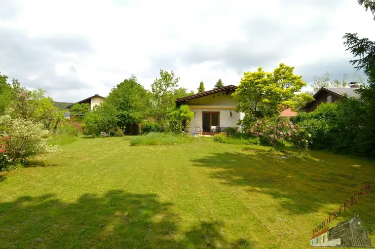 900 m² Bauland in Bad Fischau mit Altbestand - 2 Wohneinheiten möglich