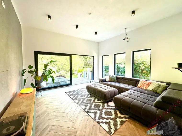 Exklusiver Wohntraum – Modernisierte Design-Oase mit privatem Wellness-Garten