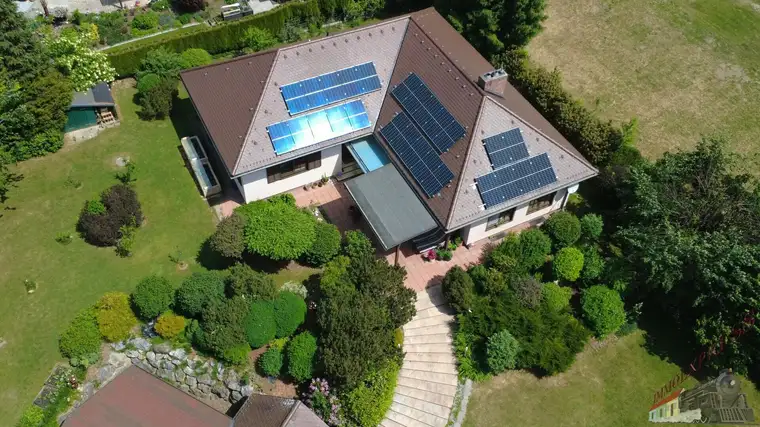 Einzigartiger Bungalow mit Ruhelage und Edelstahl Pool auf 2.000 m² Grundstück
