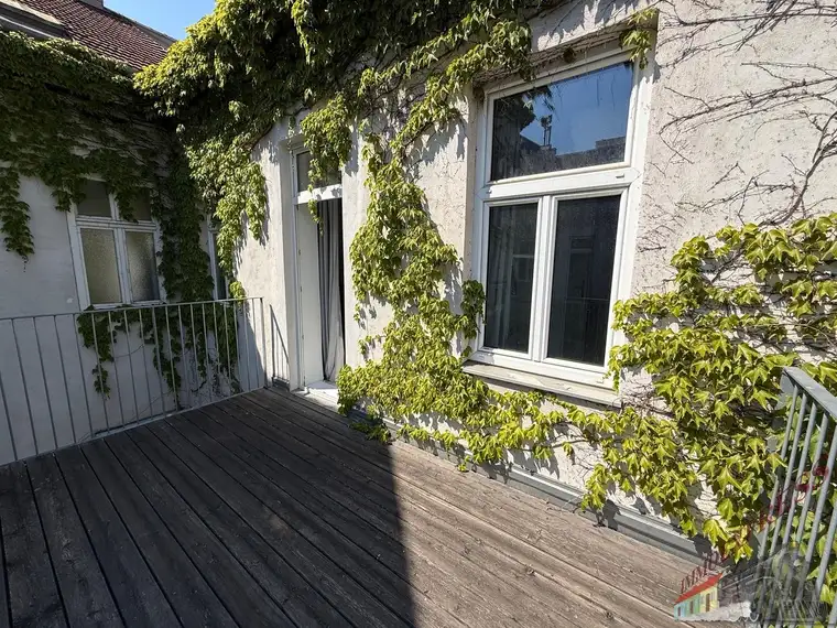Top sanierte 2-Zimmer Wohnung mit Terrasse