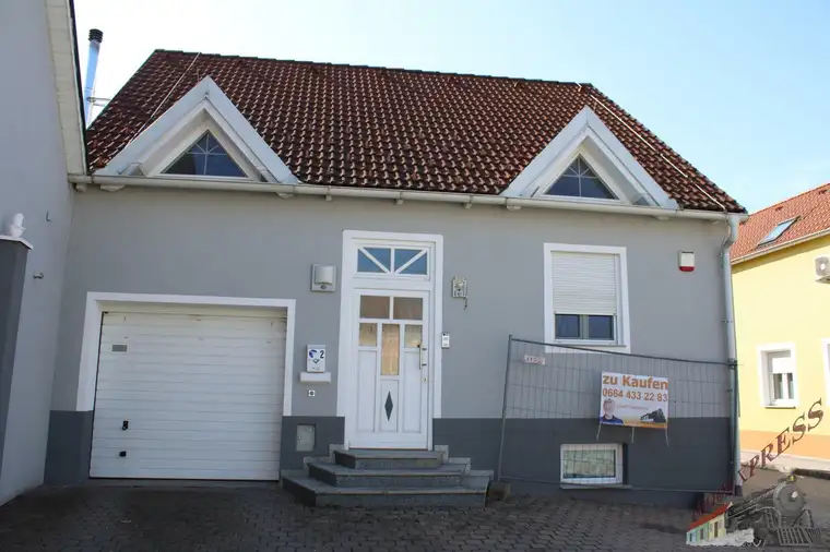 Gut gelegenes Einfamilienhaus in Putzing Nähe Einkaufscenter G 3 bei Ebersdorf
