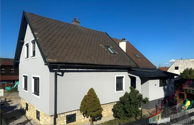 Ein Haus, zwei Wohnbereiche – 200 m² für Familie &amp; Generationen in 2752 Wöllersdorf